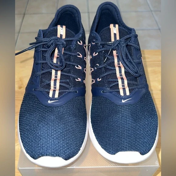 New without tags- Nike Viale Tech Racer
Blue/Pink - Picture 9 of 13